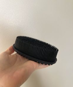 Silikoonist kehapesuhari must